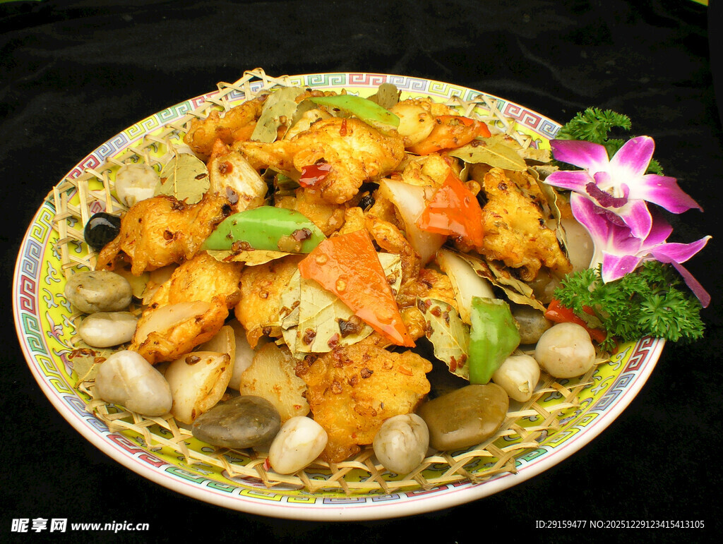 美味海鲜炒菜摆盘精致