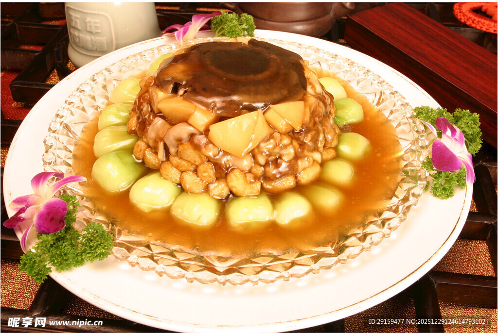 鲍汁扣干鲍配时蔬