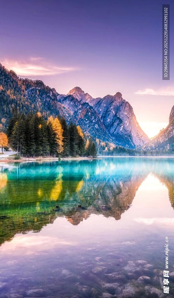 梦幻山水湖景倒影风光