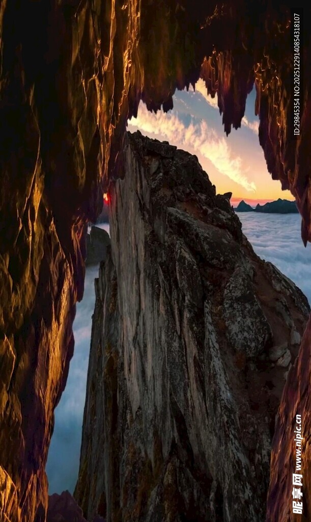 峡谷间的壮丽自然景观