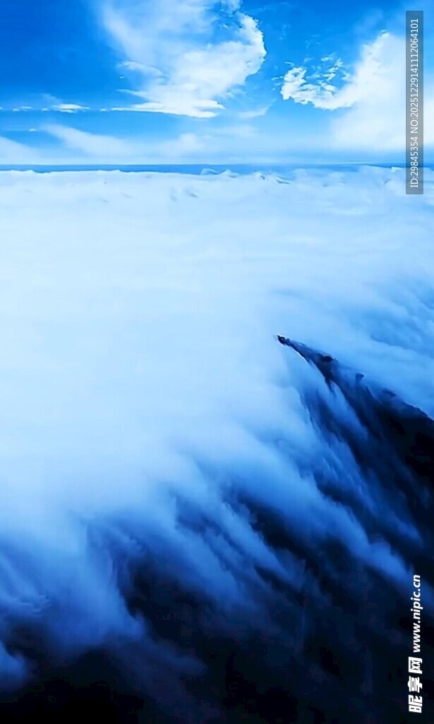 梦幻蓝色海洋风景