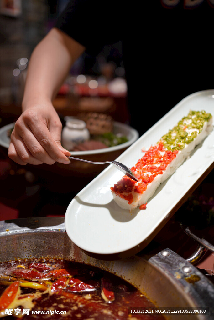 火锅涮食新鲜食材瞬间