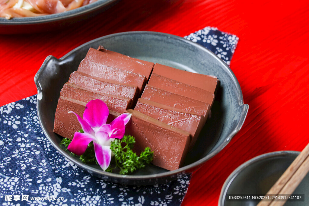 美味鸭血 摆盘精致诱人