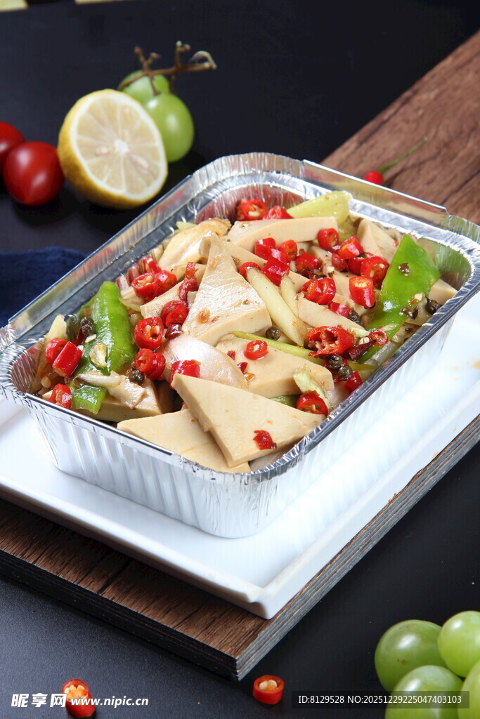 锡纸烤豆腐配多彩蔬菜