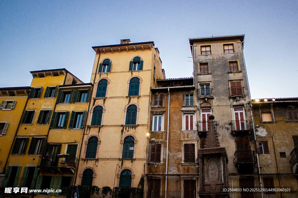 意大利风格古老建筑群落
