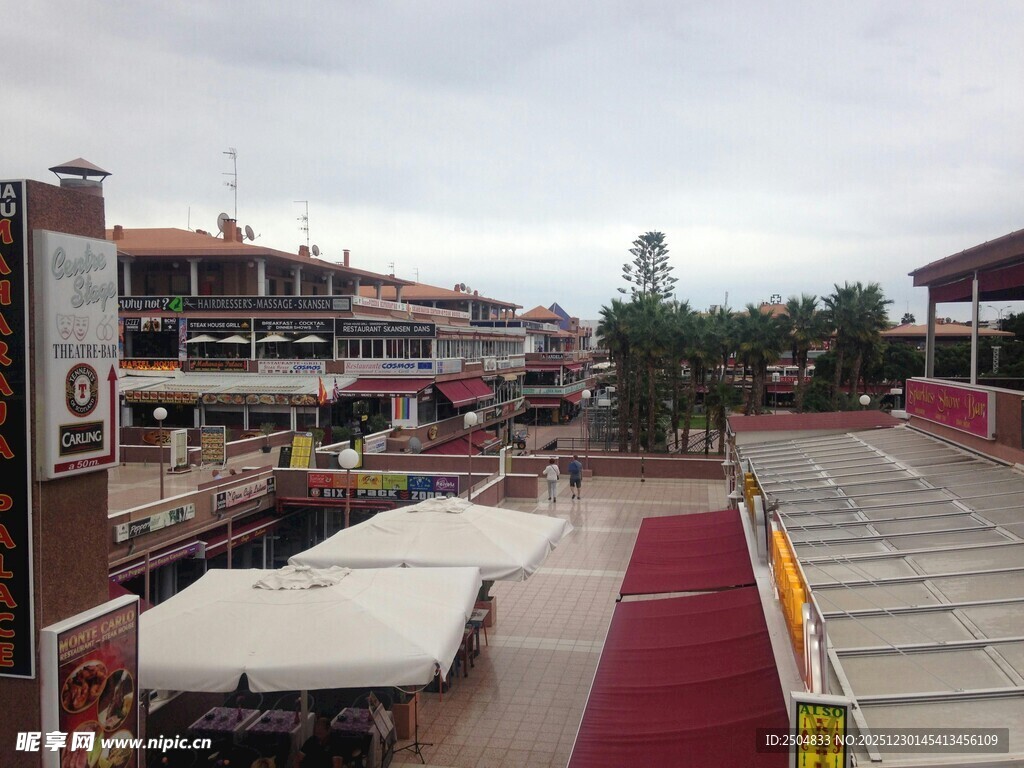 户外集市场景布置