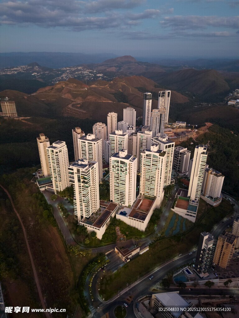 城市高楼群鸟瞰景观