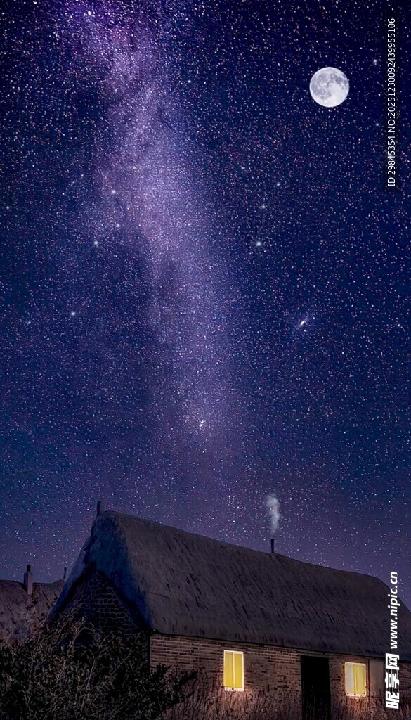 月夜下的小屋与璀璨星空