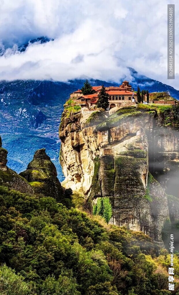 悬崖上的神秘修道院