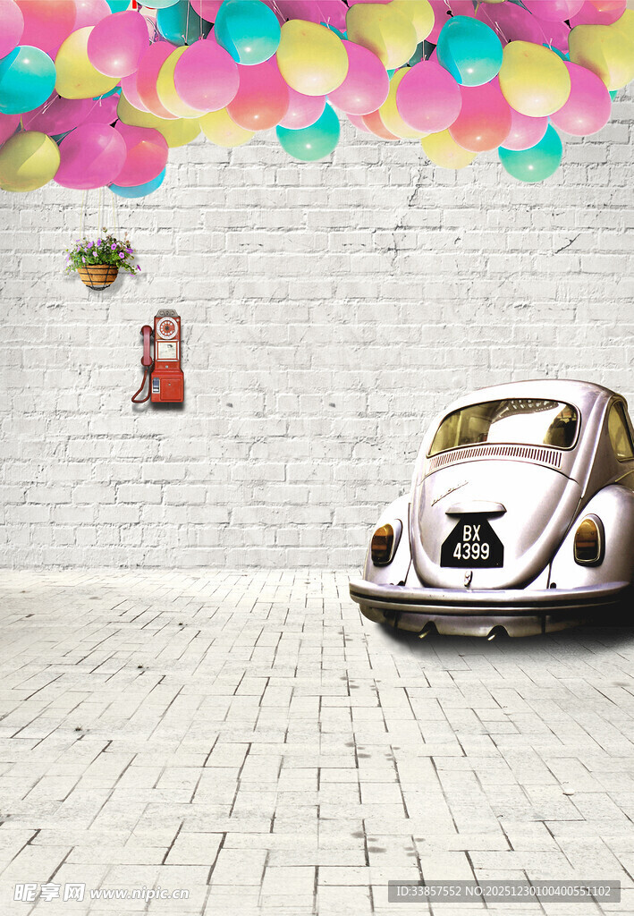 复古小车与缤纷气球场景