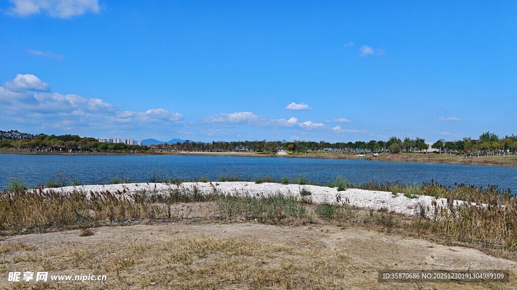 湖畔风光美景