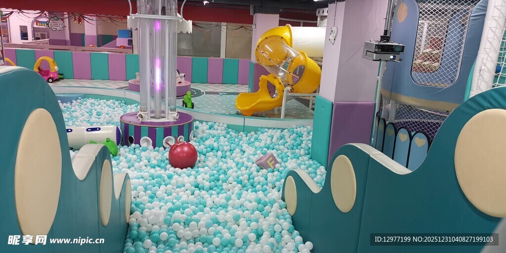 儿童乐园趣味游乐场景