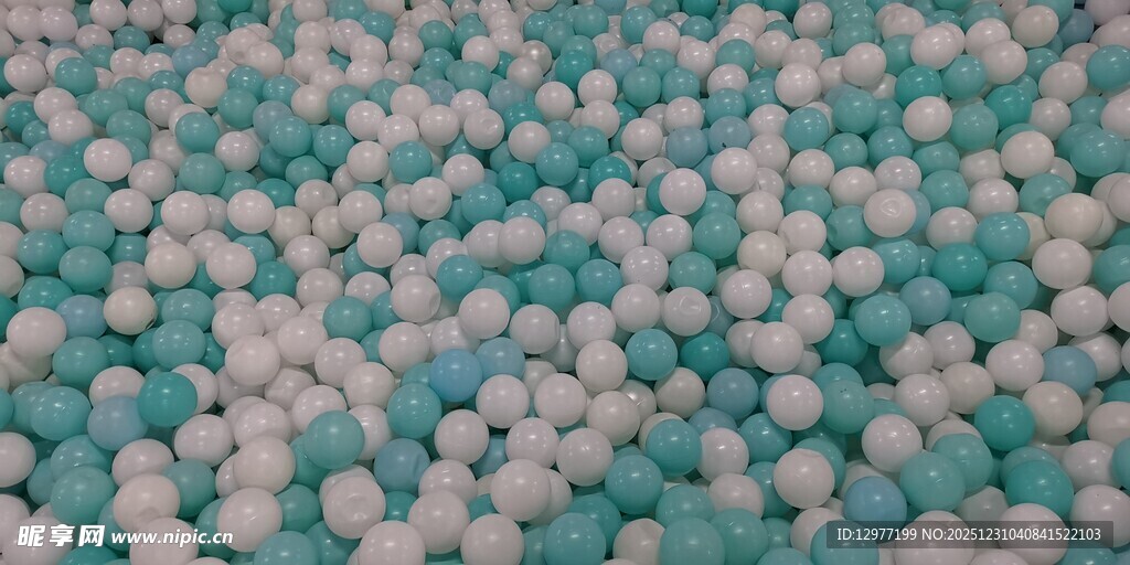 多彩海洋球场景