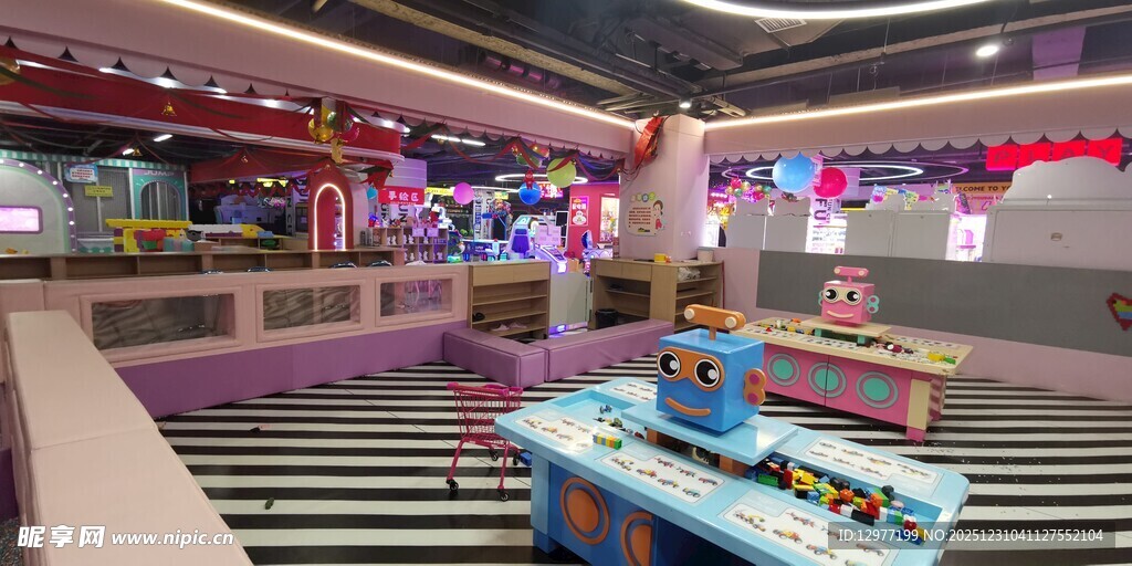 室内多彩儿童游乐空间