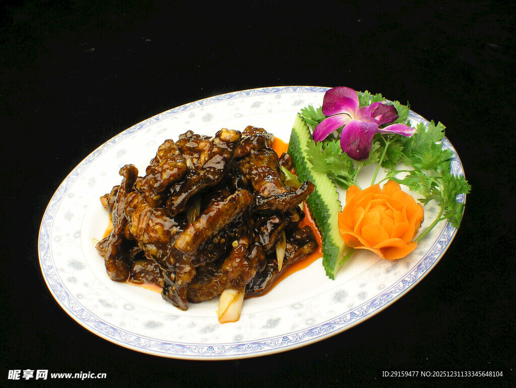 美味酱烧排骨摆盘精致