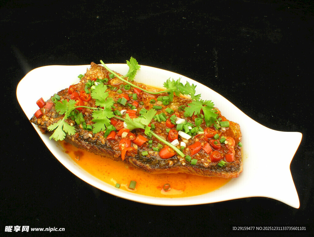 香辣烤鱼摆盘中