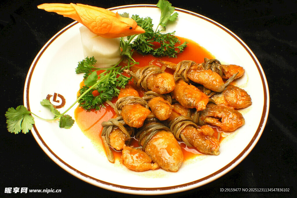 美味炒蛏子摆盘精致