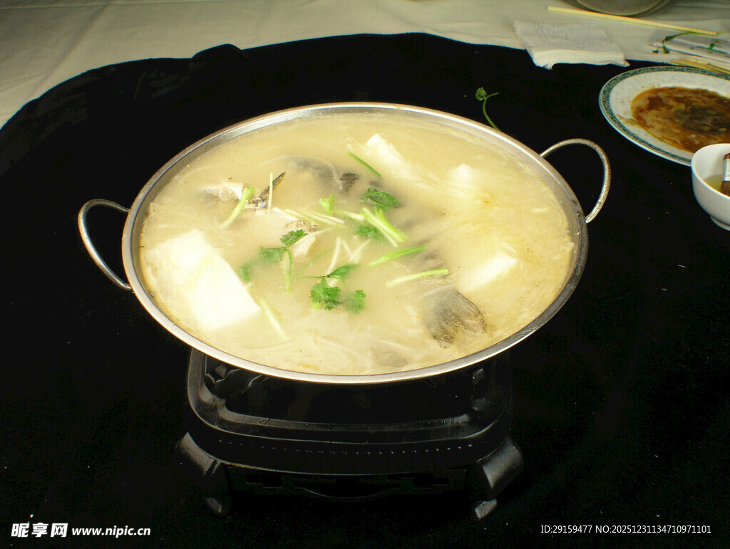 热气腾腾的美味火锅