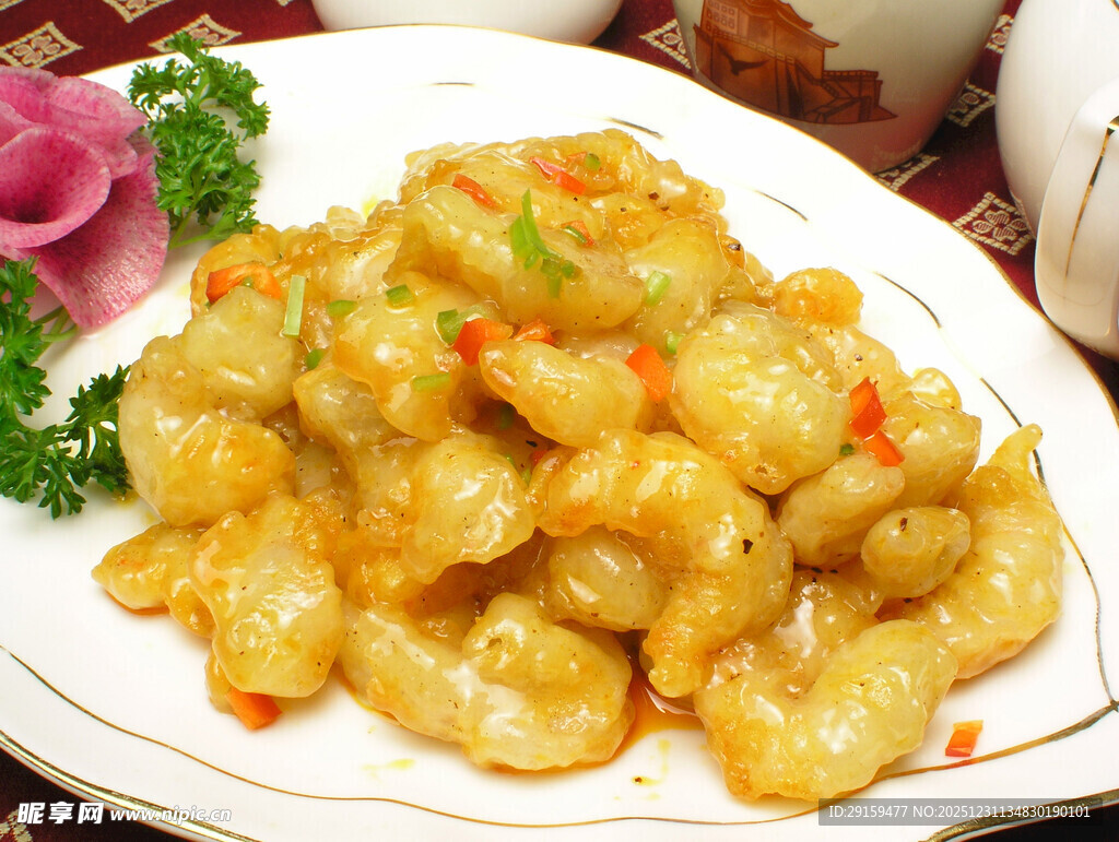 美味虾仁摆盘精致