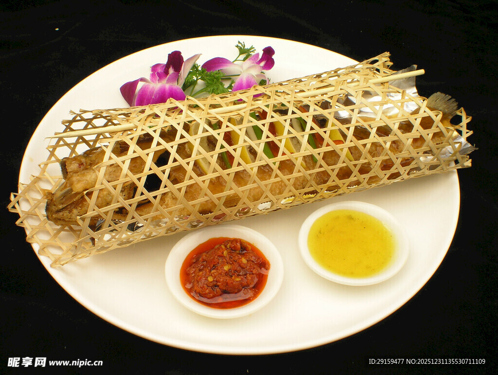 蜂巢造型美食配双味蘸料