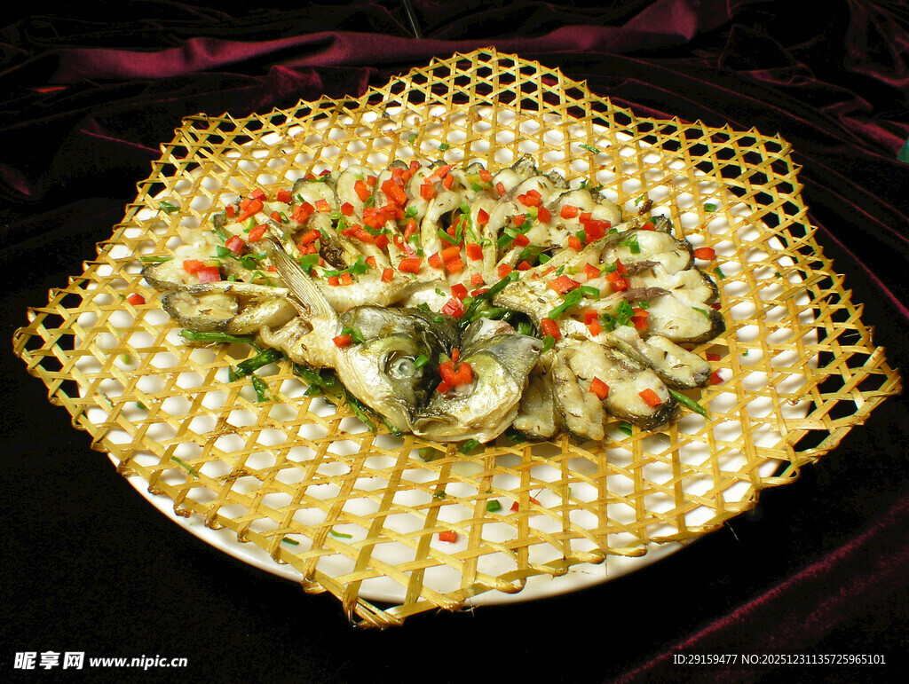 精美摆盘的特色凉拌菜