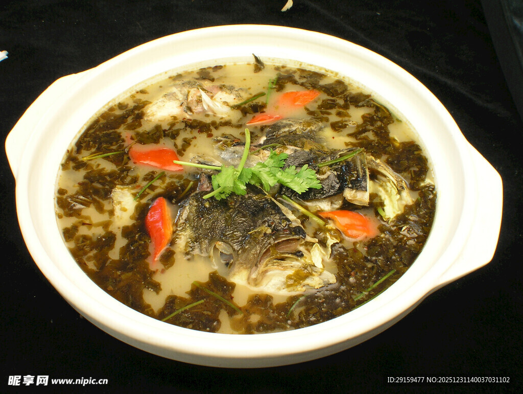 美味酸菜鱼汤
