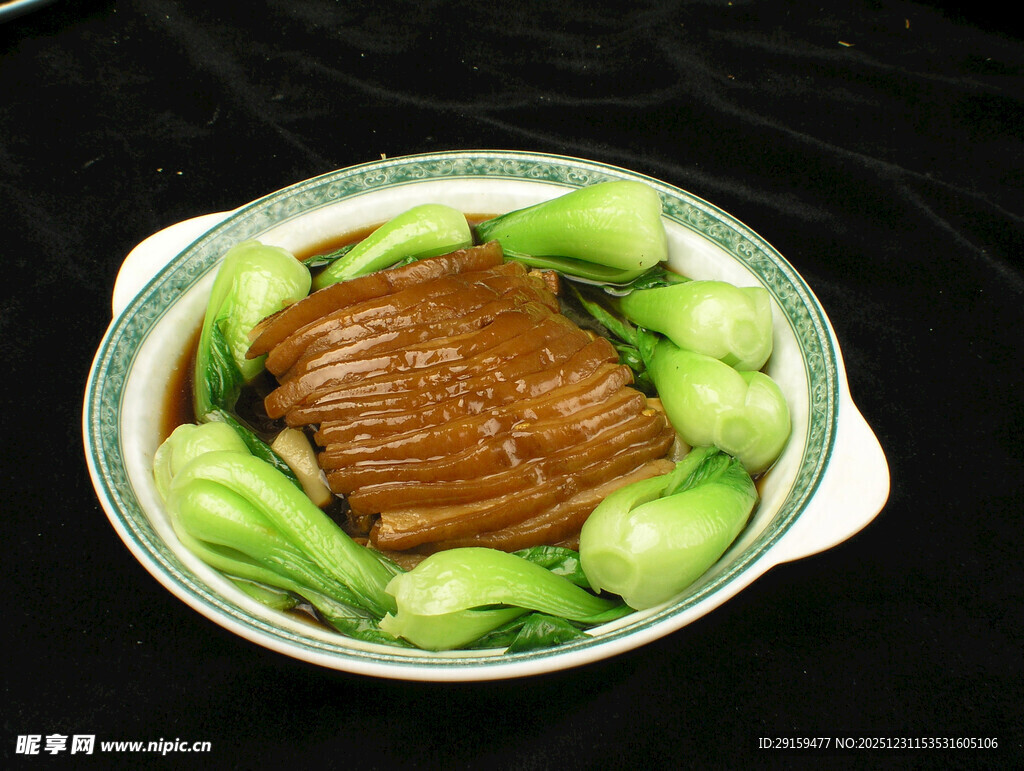 红烧腐竹配青菜