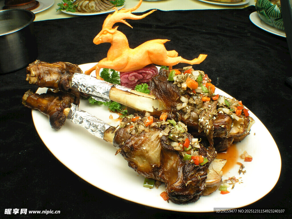 美味香辣烤排骨