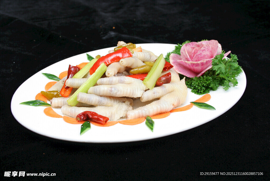 凉拌鱼片配时蔬