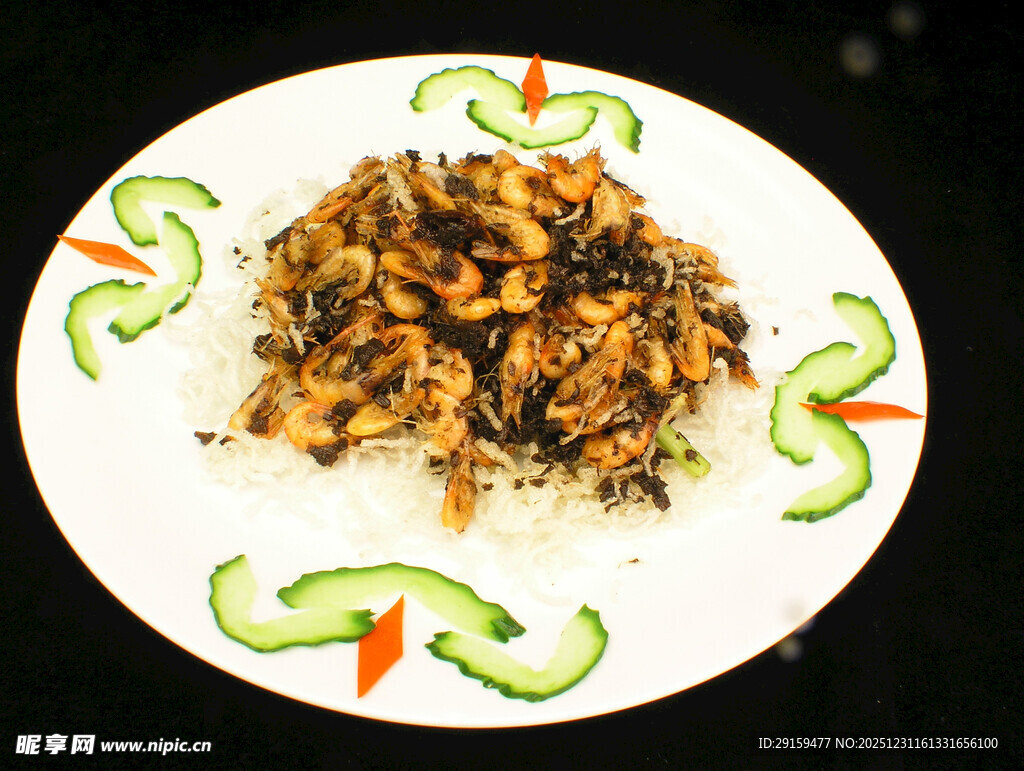 香菇炒菜摆盘精致