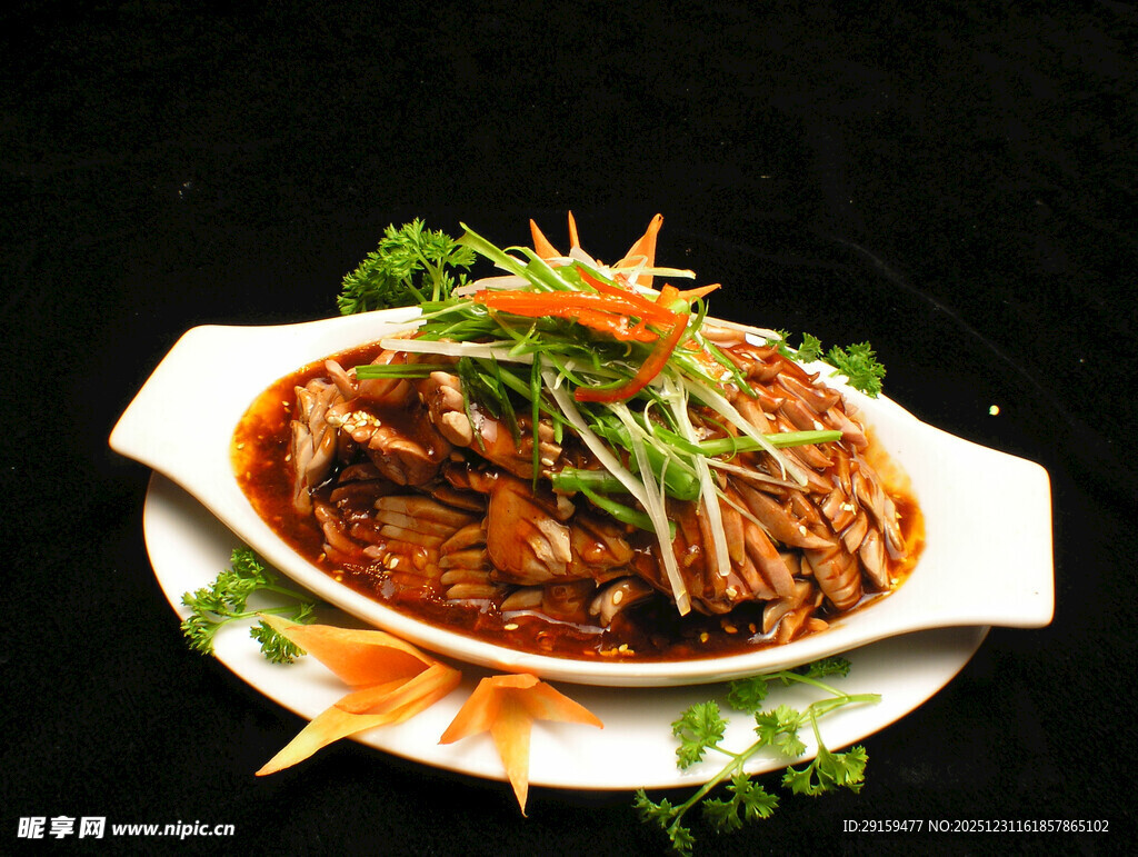 美味红烧牛肉摆盘精致