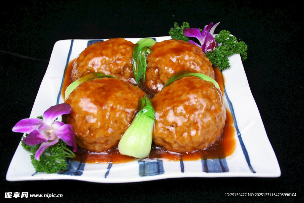 美味四喜丸子摆盘精致