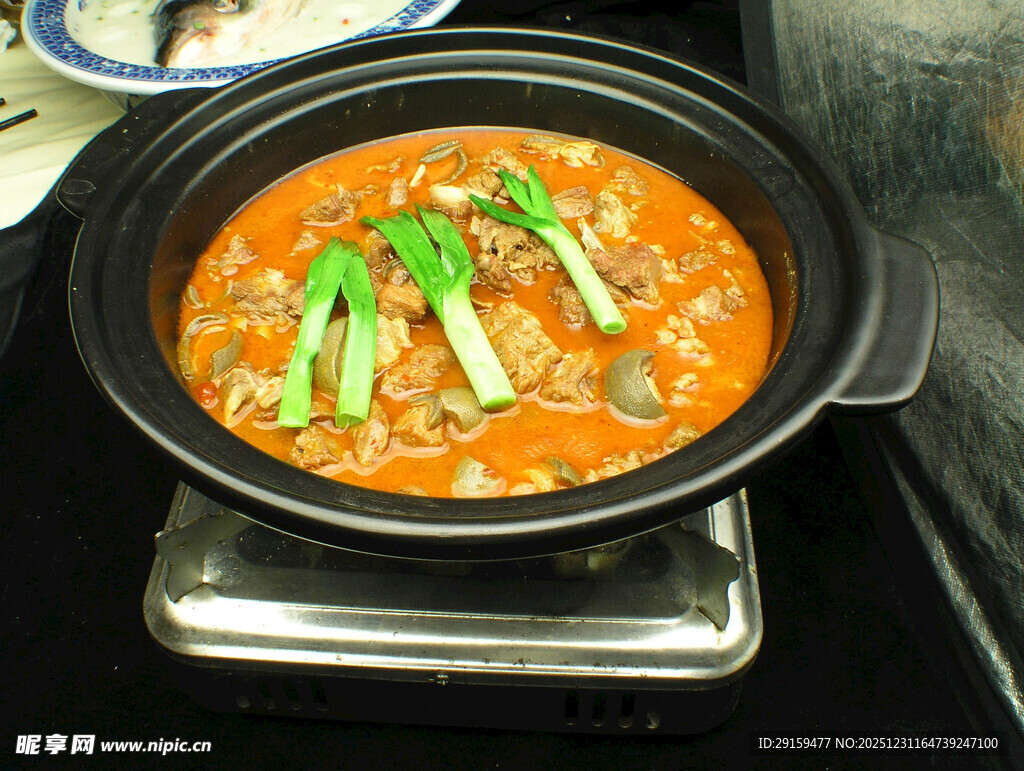 美味砂锅番茄蔬菜煲