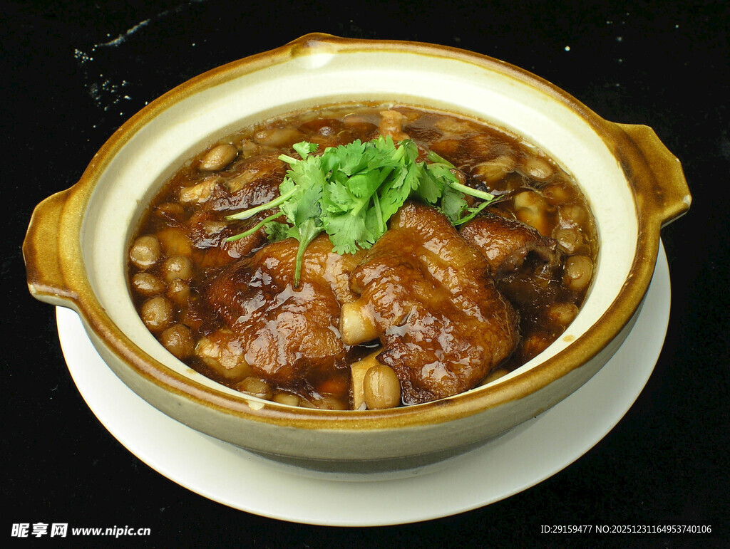 美味红烧猪蹄砂锅