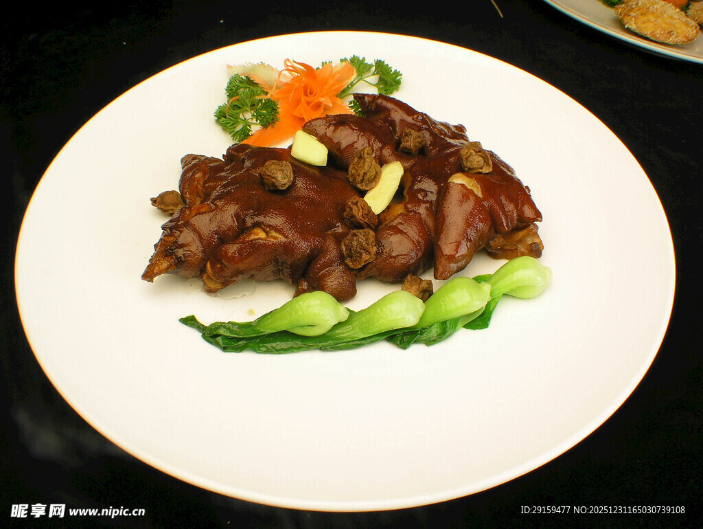 香煎牛排配时蔬