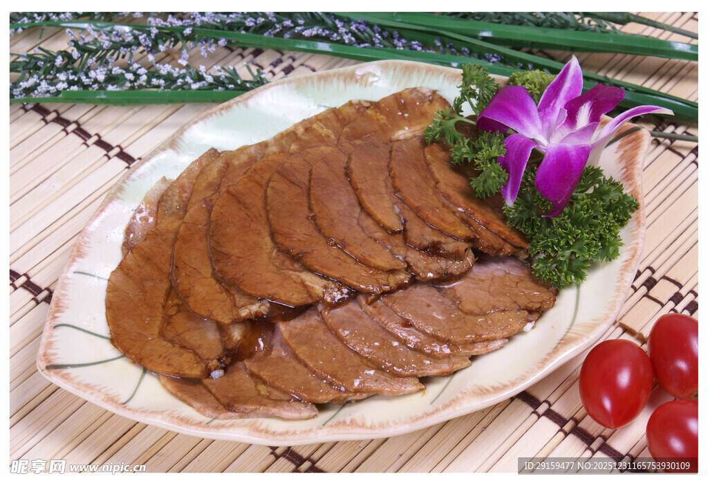 美味酱牛肉摆盘精致