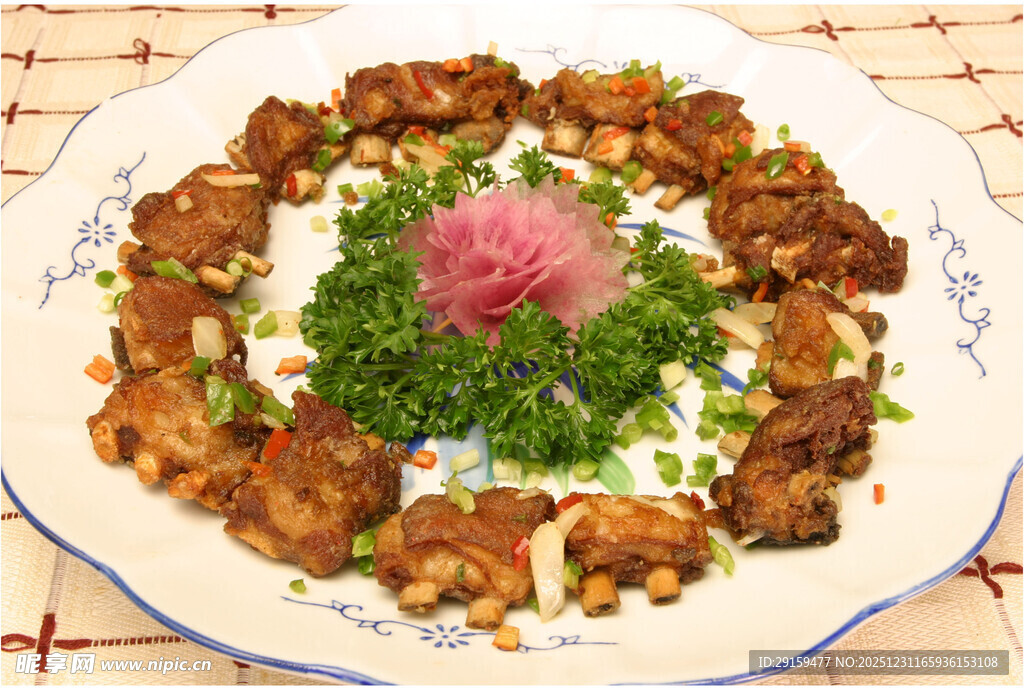 美味排骨摆盘精致