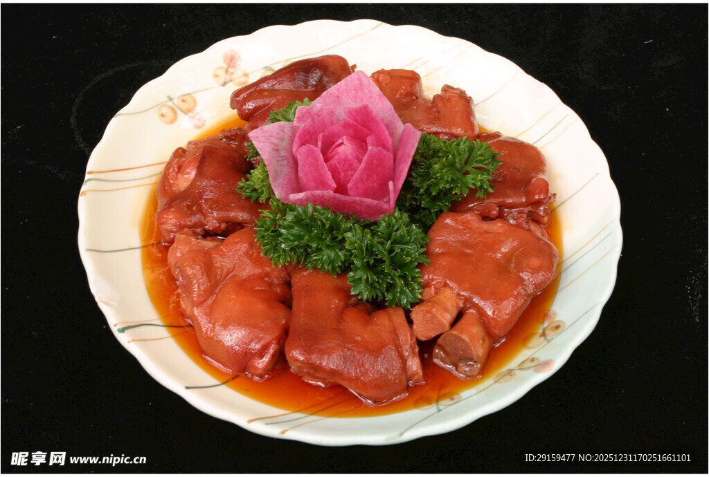 美味红烧猪蹄摆盘精致