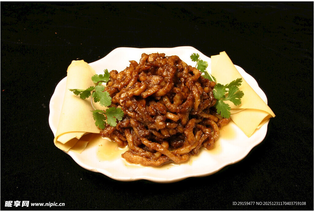 美味酱肉丝配薄饼