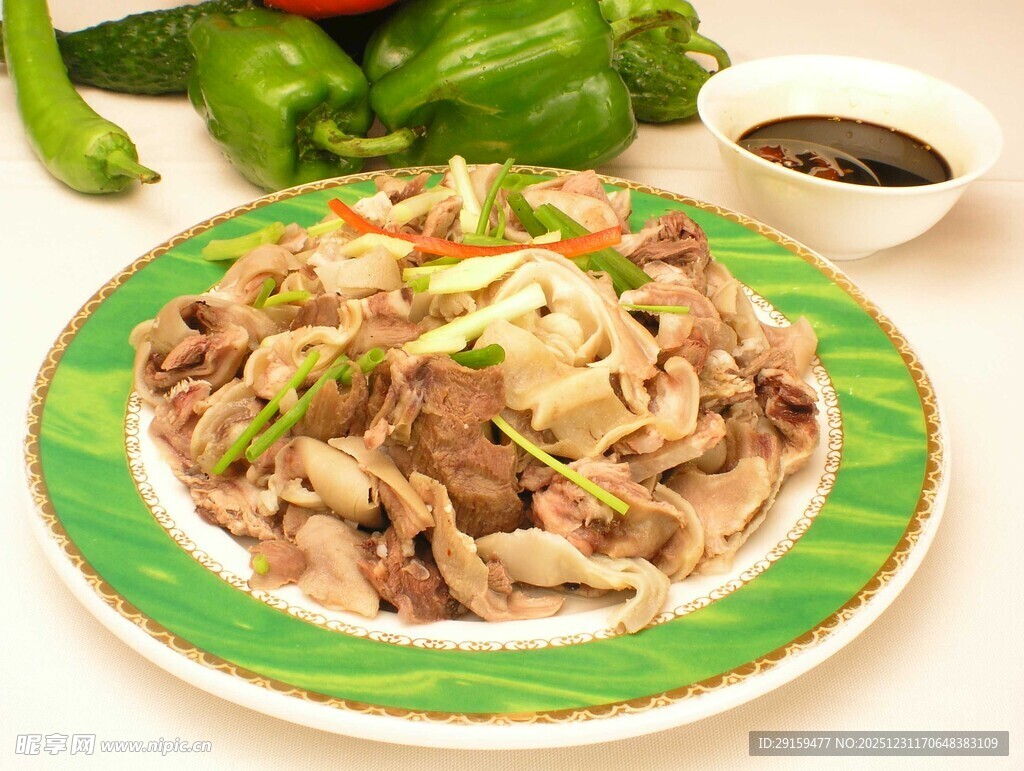 美味牛肉凉拌面