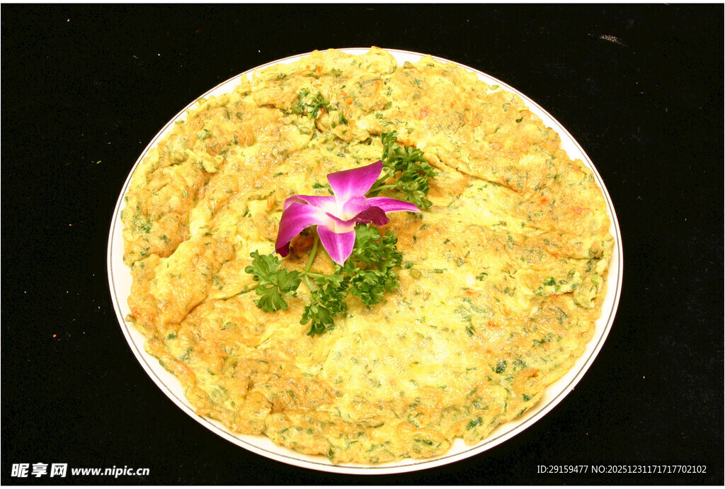 美味蛋饼配精致装饰