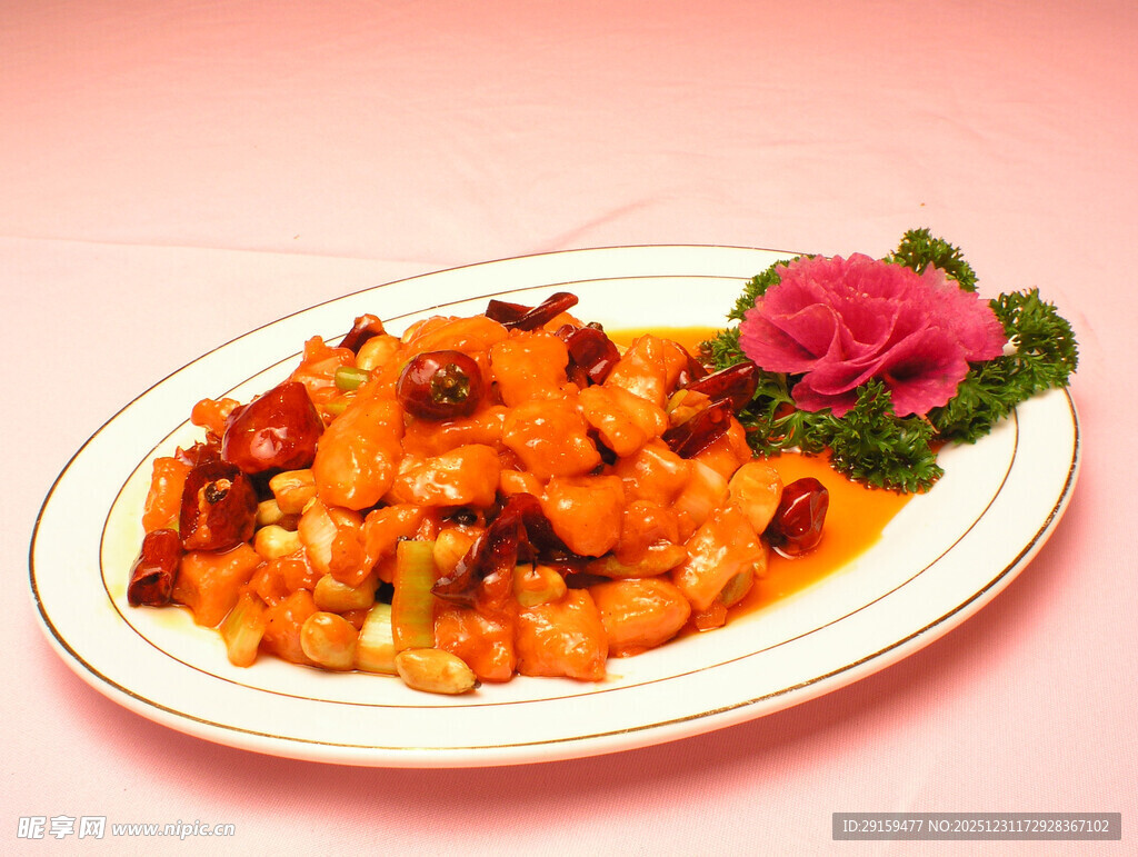 美味糖醋里脊摆盘精致