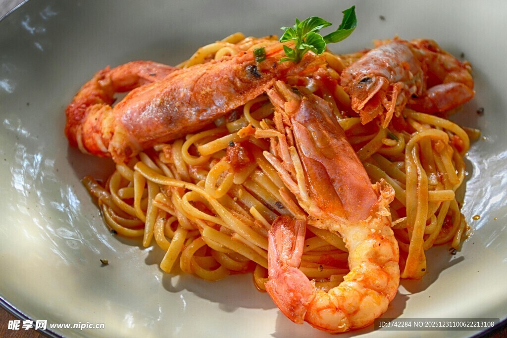 鲜虾意大利面美食特写