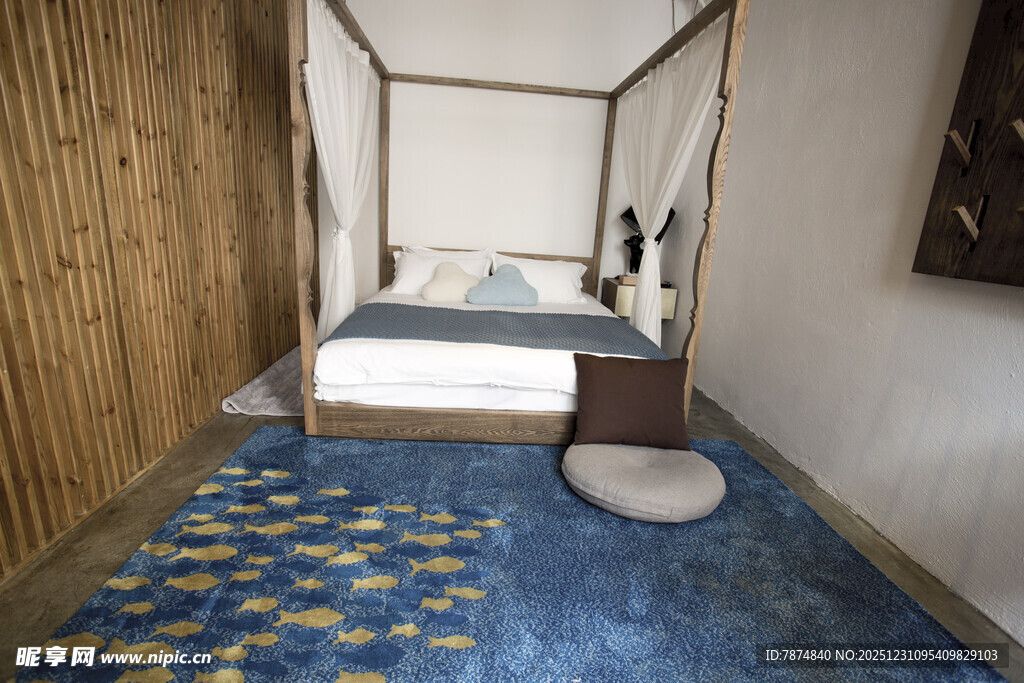 简约风卧室 蓝黄相间地垫