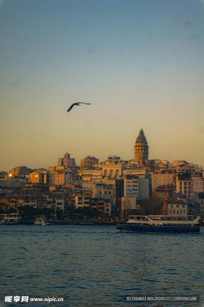 伊斯坦布尔海滨黄昏景致