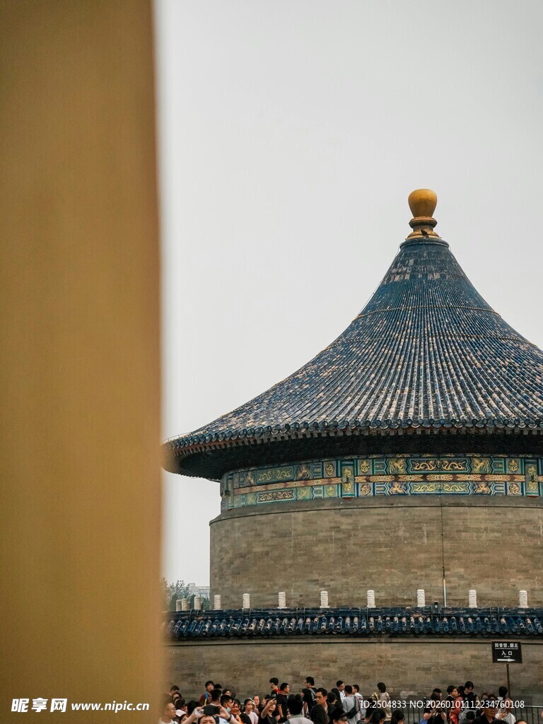 天坛景致  人如织