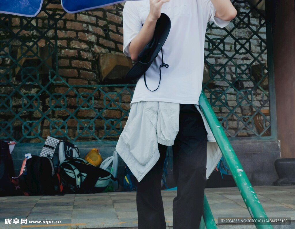 街头舞者的随性表演