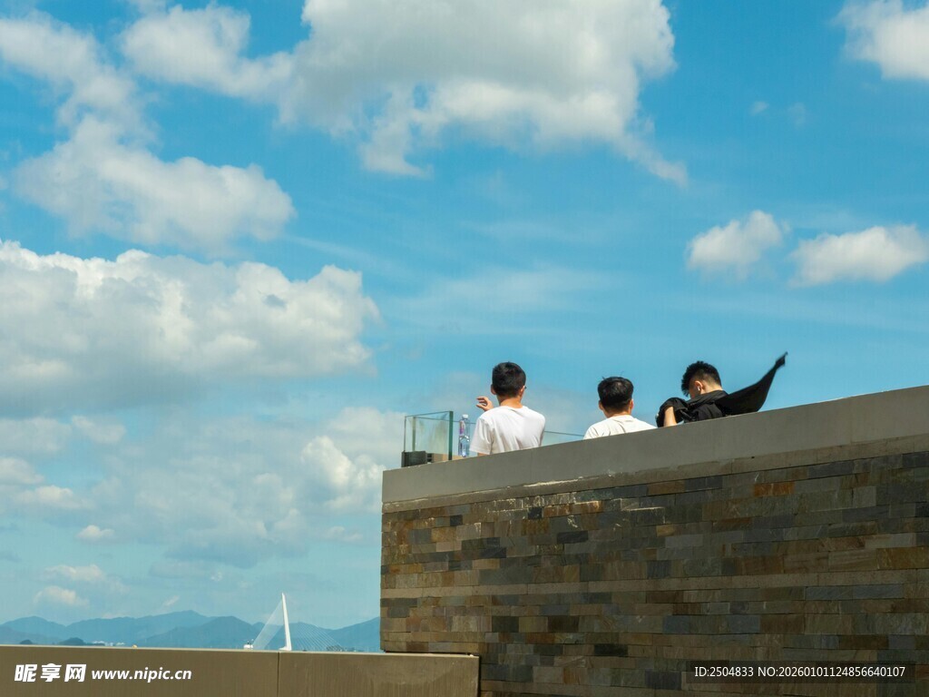 屋顶上的惬意时光