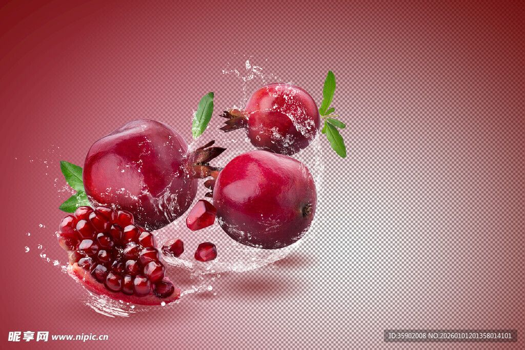 新鲜多汁的红石榴与浆果