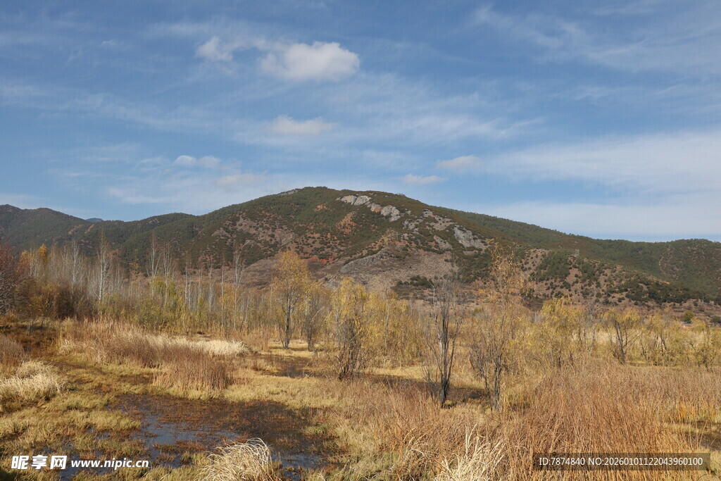 秋日山间荒野风景